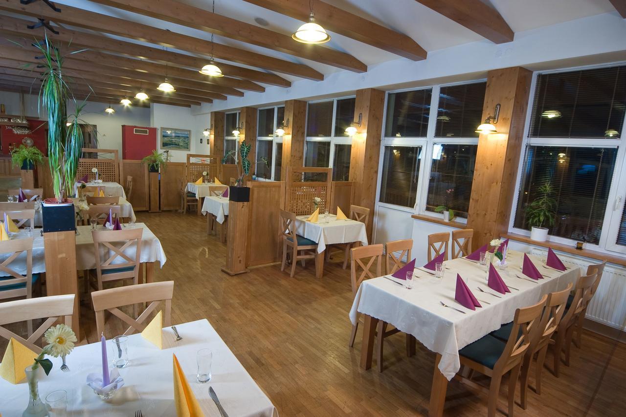 Park Hotel Cingov Смижаны Экстерьер фото